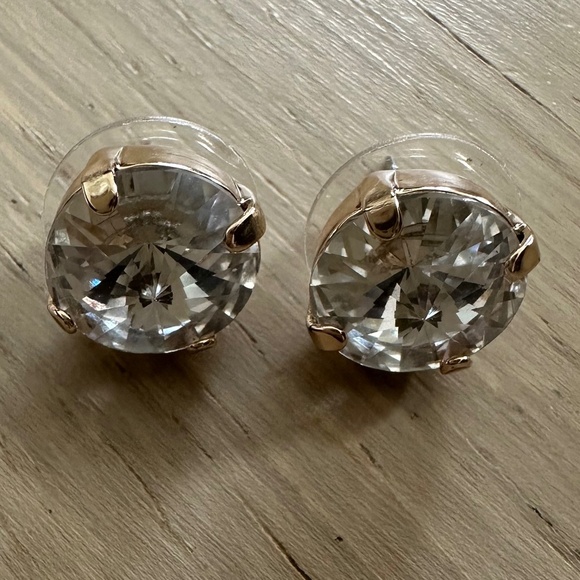 REBEKAH PRICE Crystal and Gold Earrings - 0.5 inches, Swarovski crystals - Picture 3 of 8